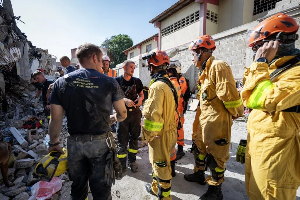 Több száz doboznyi segélyadomány vár szállításra