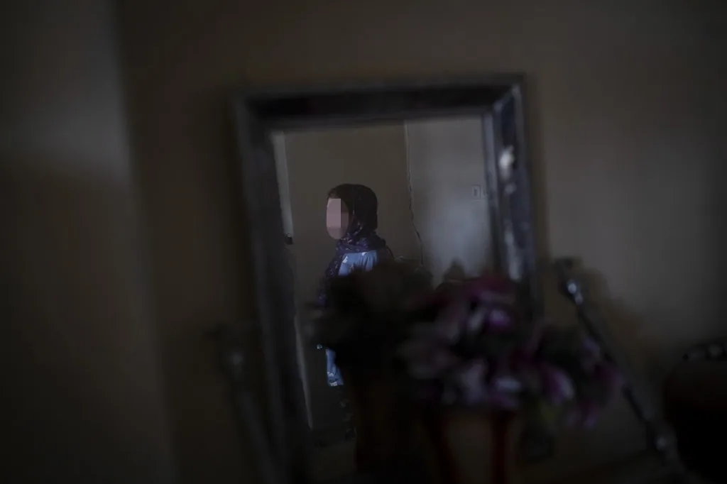 Fehérneműben ment az utcára, őrizetbe vették