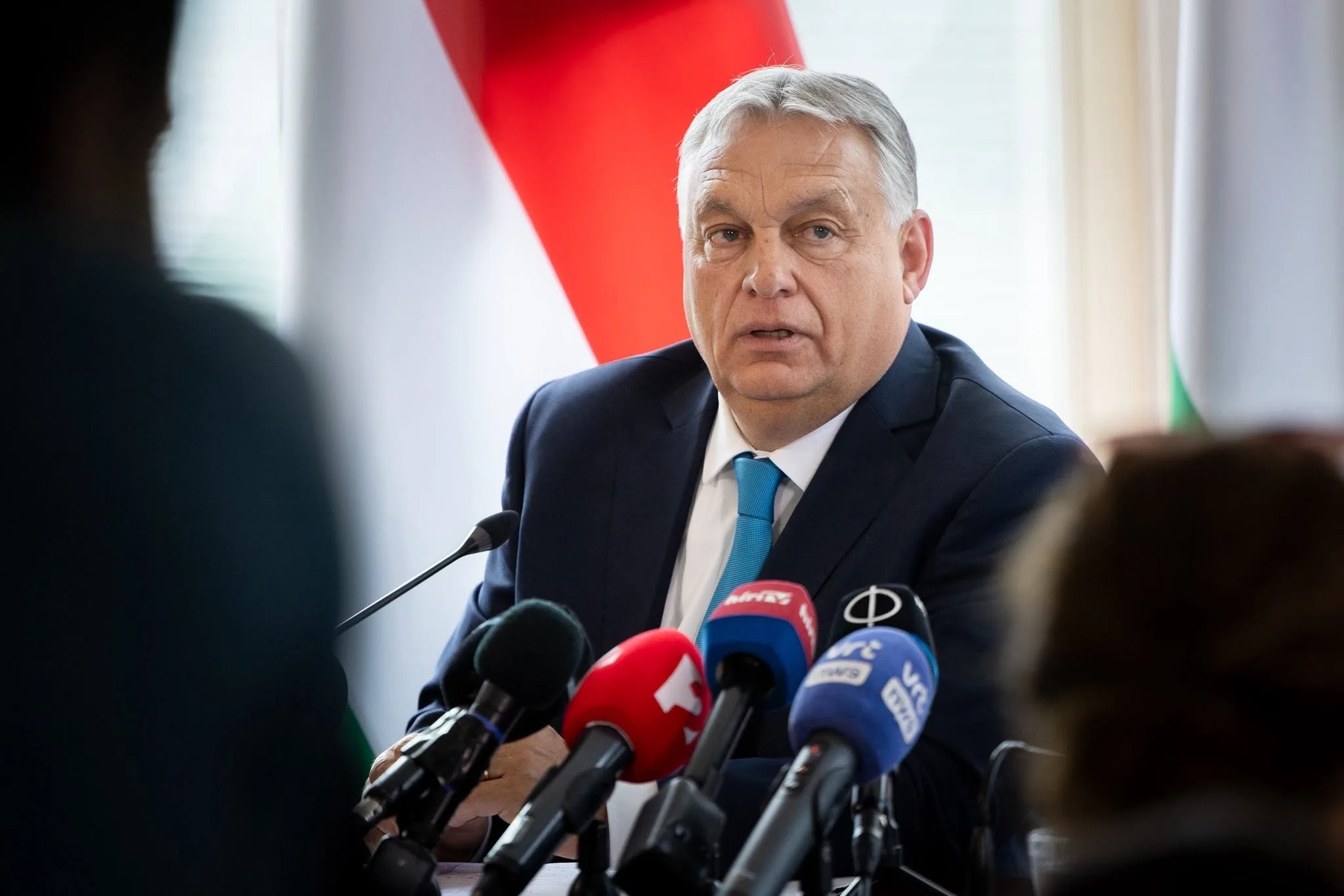 Orbán Viktor békés demonstrációra hívta a támogatóit a Sándor-palota elé