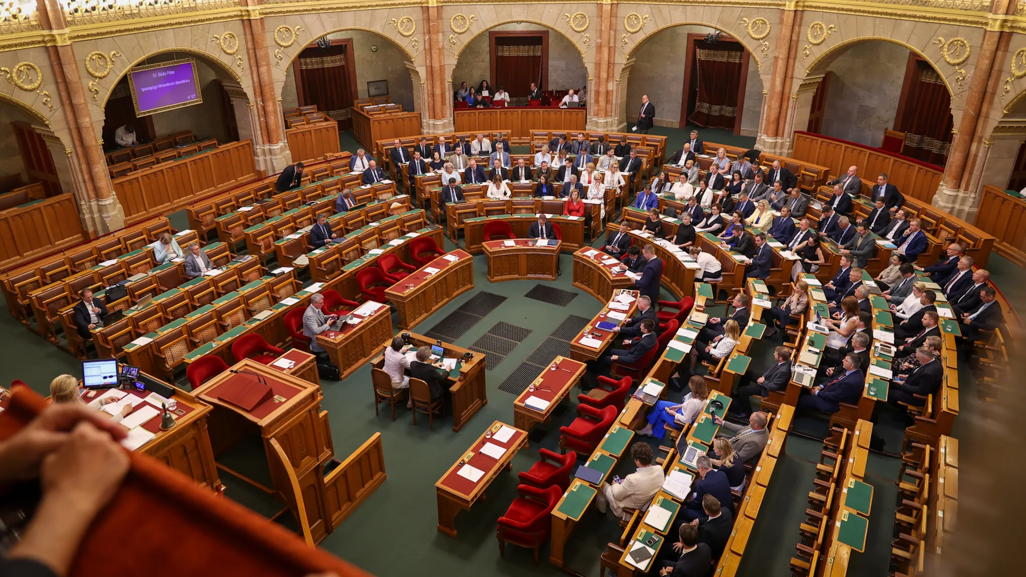 parlament országgyűlés plenáris ülés rendkívüli ülés