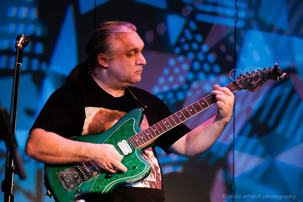 Halper László jazzgitáros kaptuk