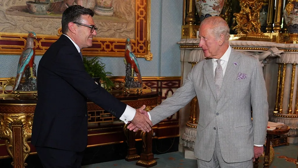 Andy Burnham III. Károly brit király