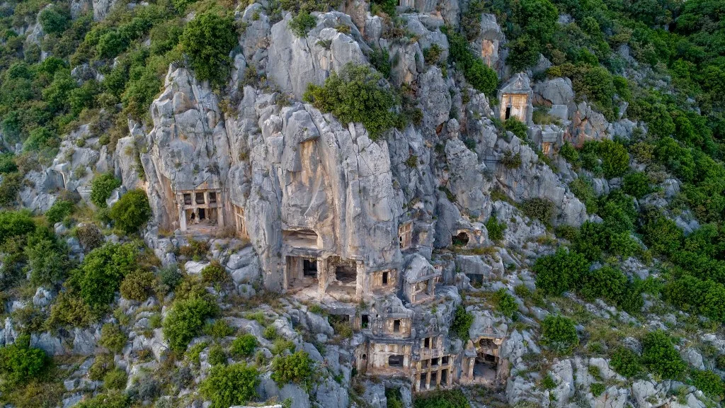 A Líciai út (Lycian Way) Törökország déli részén, Fethiye és Antalya között húzódó, mintegy 500–550 kilométer hosszú távolsági gyalogút, amely a türkizkék tengerpartot ókori romokkal és hegyi ösvényekkel köti össze Líciai út Lycian Way
