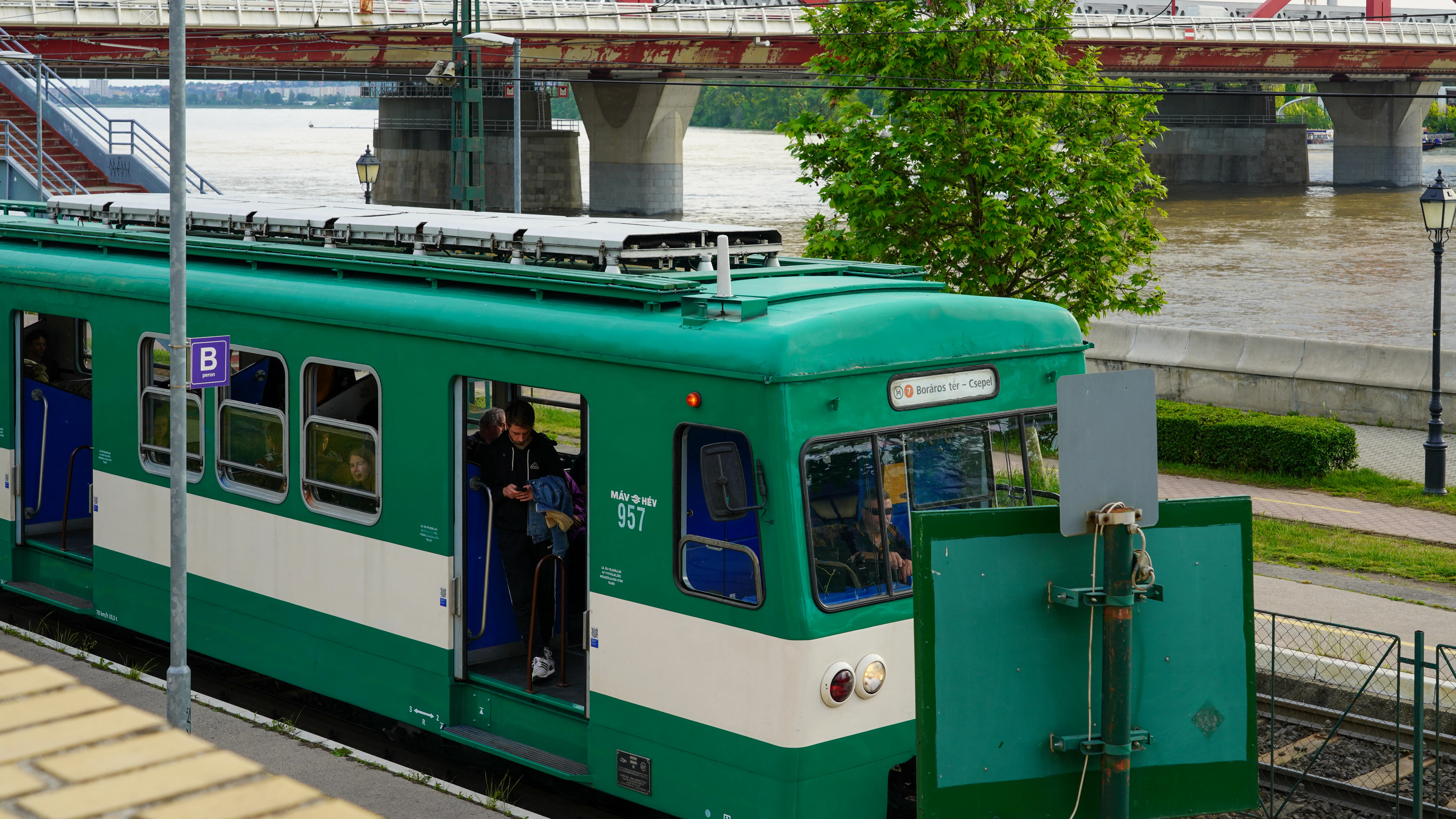 HÉV helyi érdekeltségű vasút tömegközlekedés BKV BKK