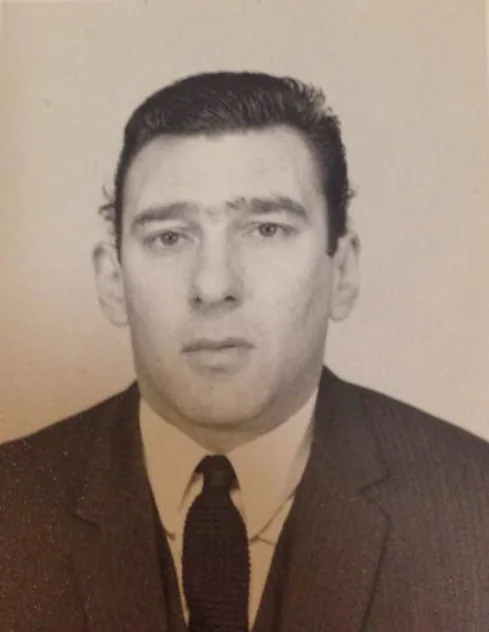 Reggie Kray igazolványképe. Reggie Kray igazolványképe.