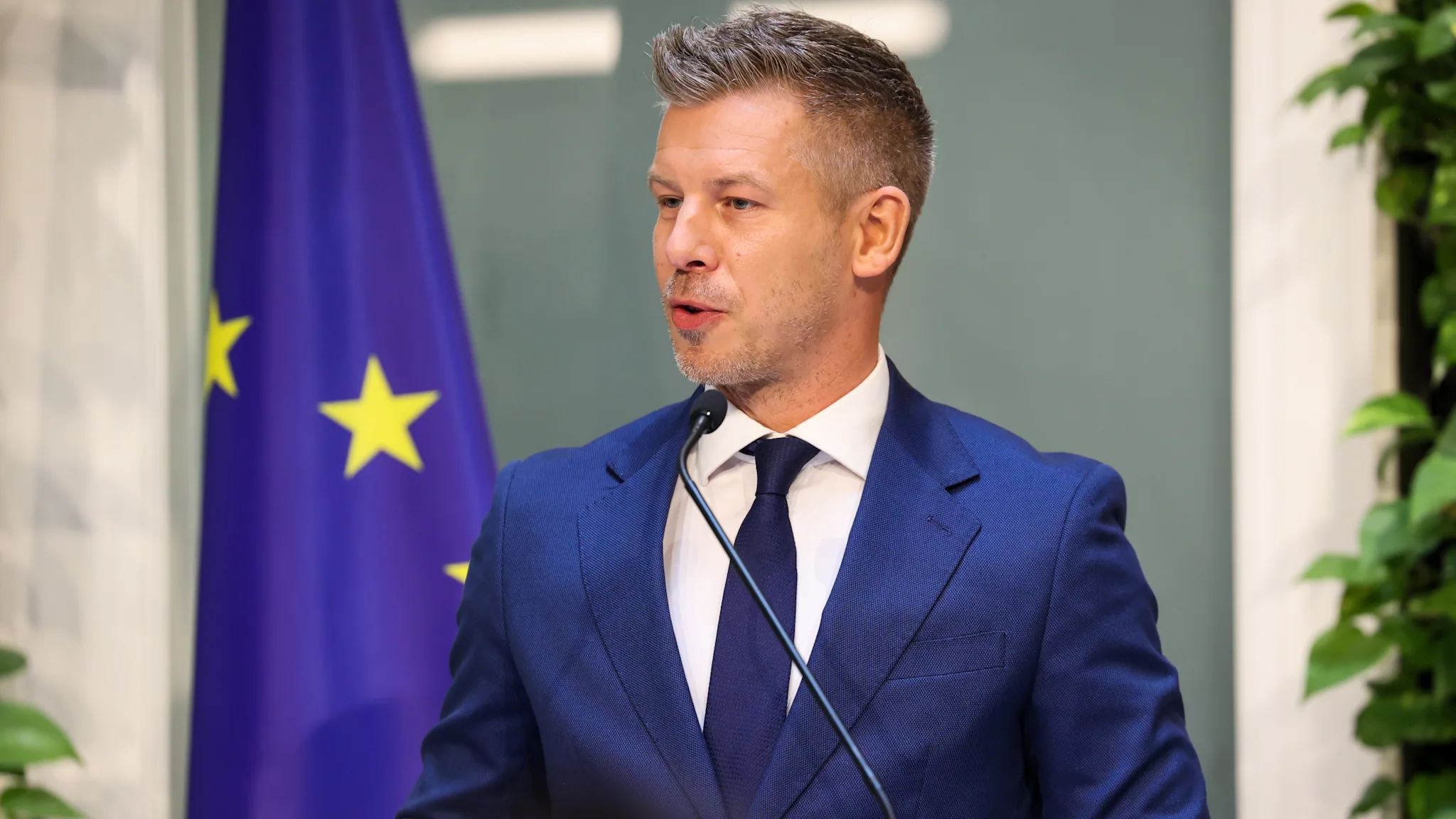 Az első elsüllyesztendő bárka már Pakson van