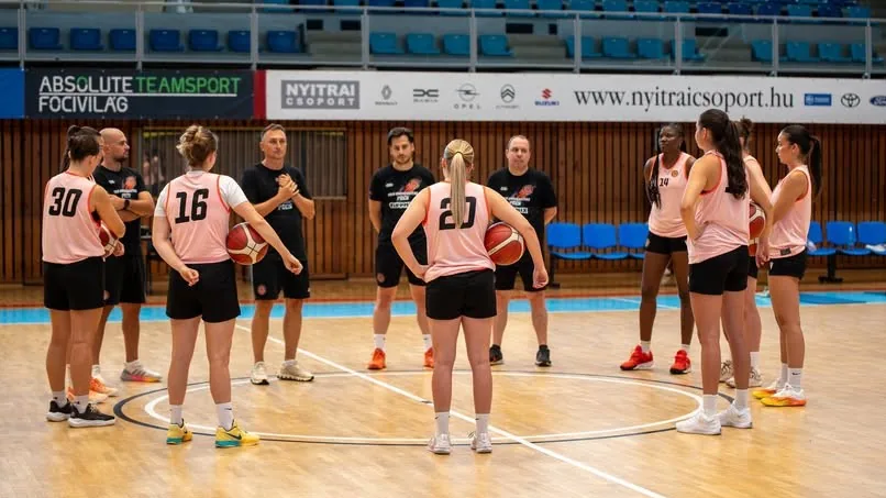 Zeljko Djokic vezetőedző Éles Péter sportszakmai igazgató Csirke Petra