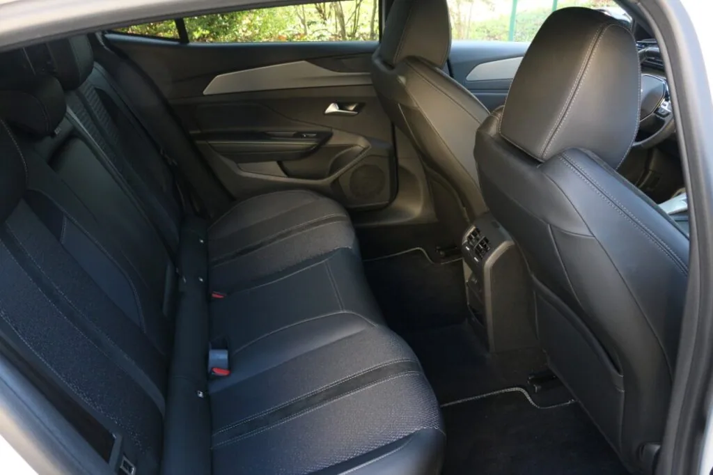 Peugeot 408 GT