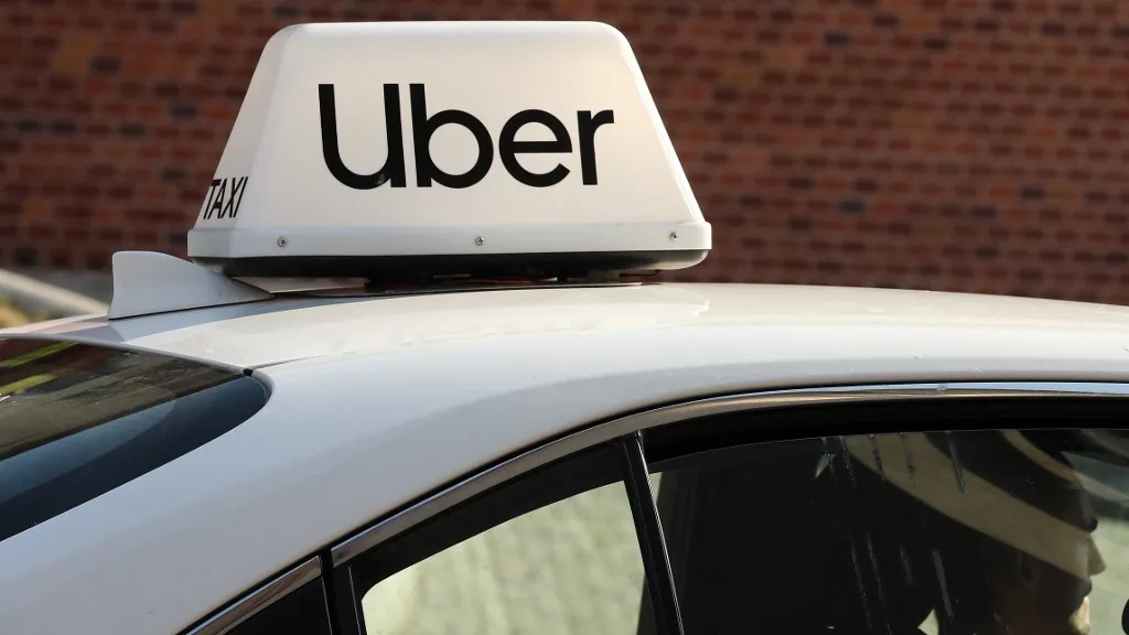 Pert indítottok az Uber-sofőrök a vállalat ellen
