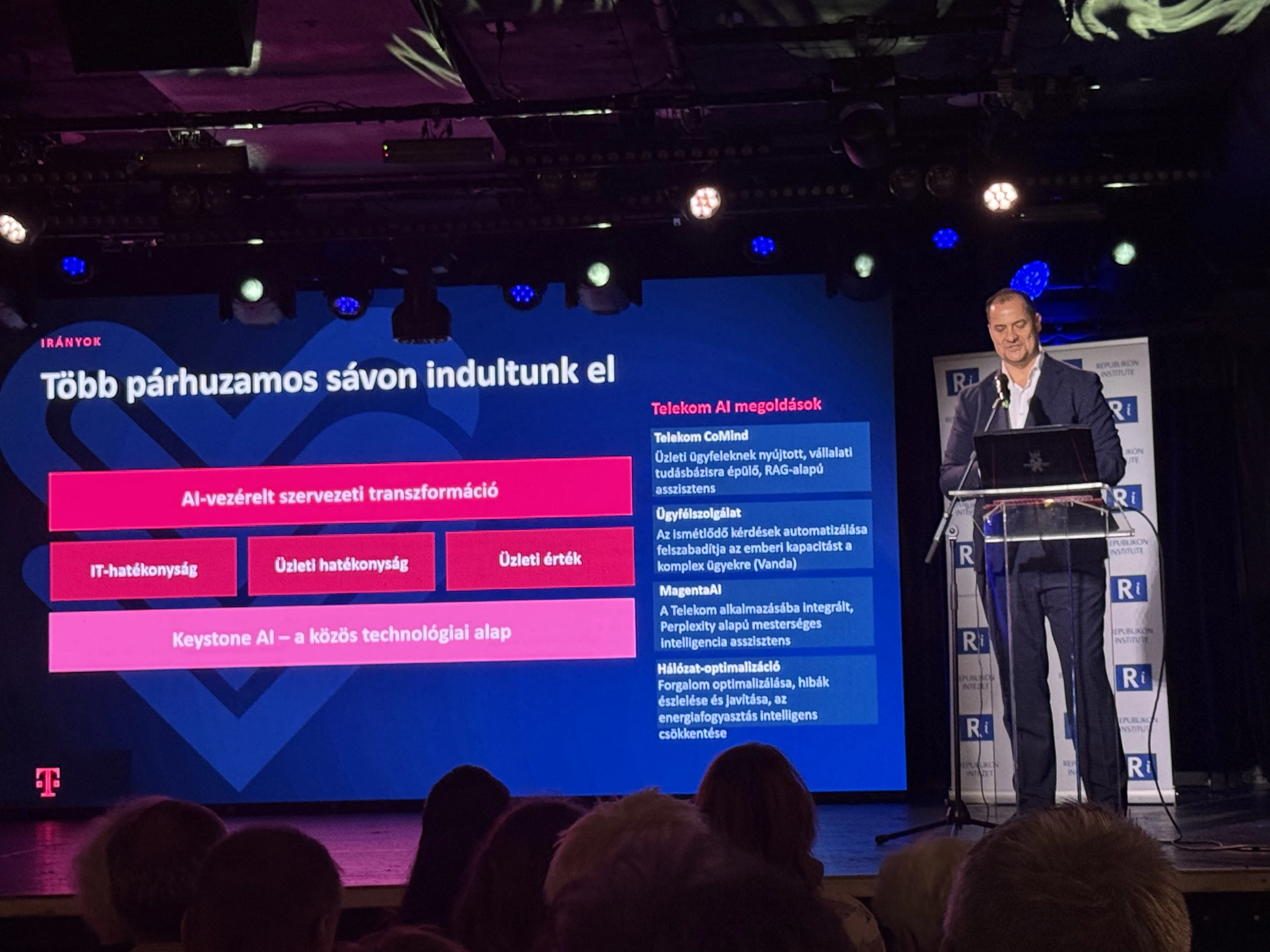 Rékasi Tibor, a Magyar Telekom vezérigazgatója Rékasi Tibor, a Magyar Telekom vezérigazgatója