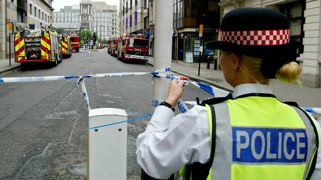 london rendőr angol rendőrnő