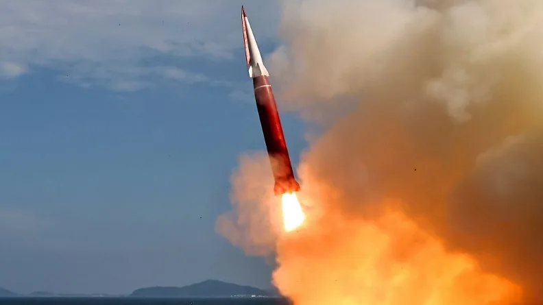 Észak-Korea hiperszonikusrakéta-kísérletet hajtott végre