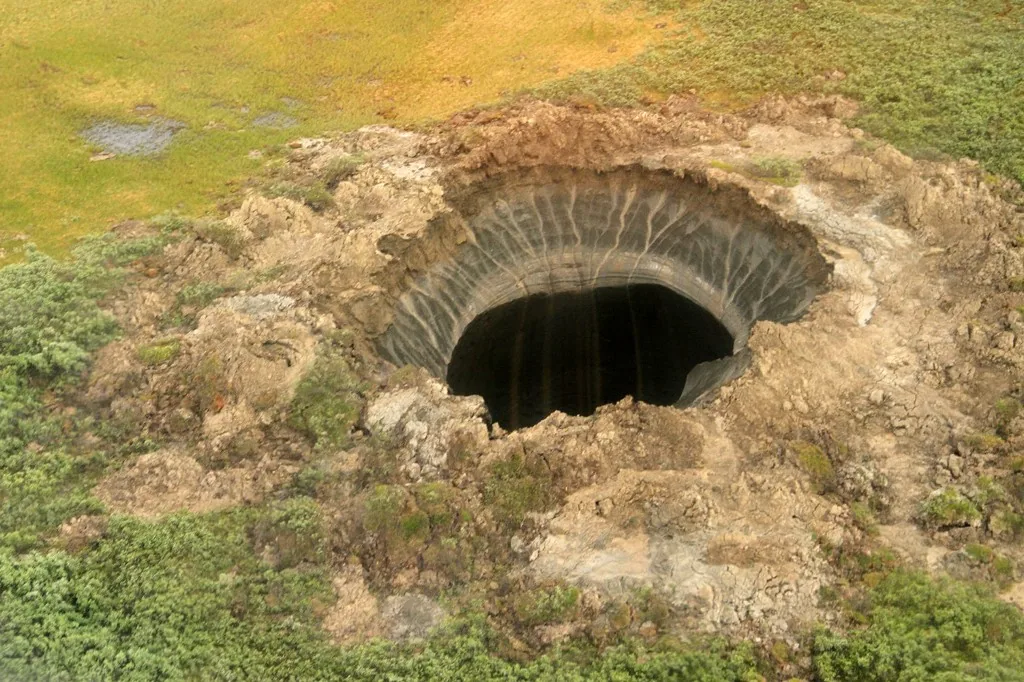 Thermokarszt kráter tátong valahol az orosz tundrán