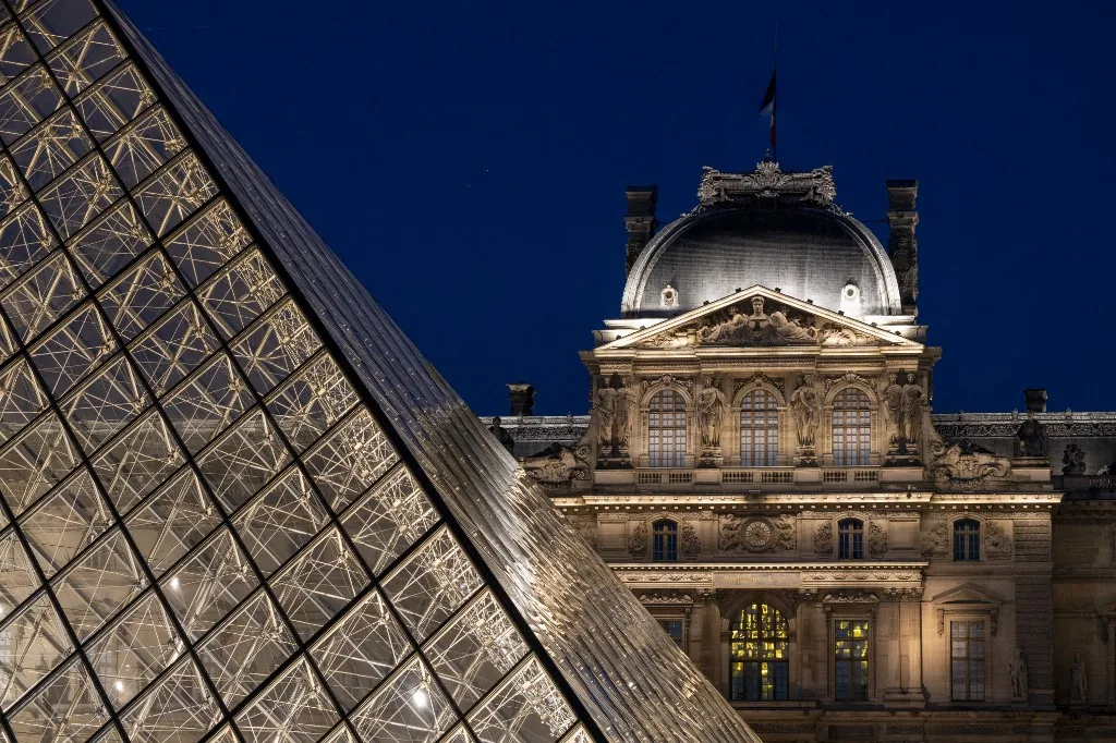 Louvre párizs