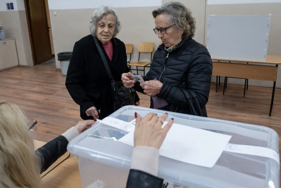 Bulgáriában elnökválasztás kezdődött