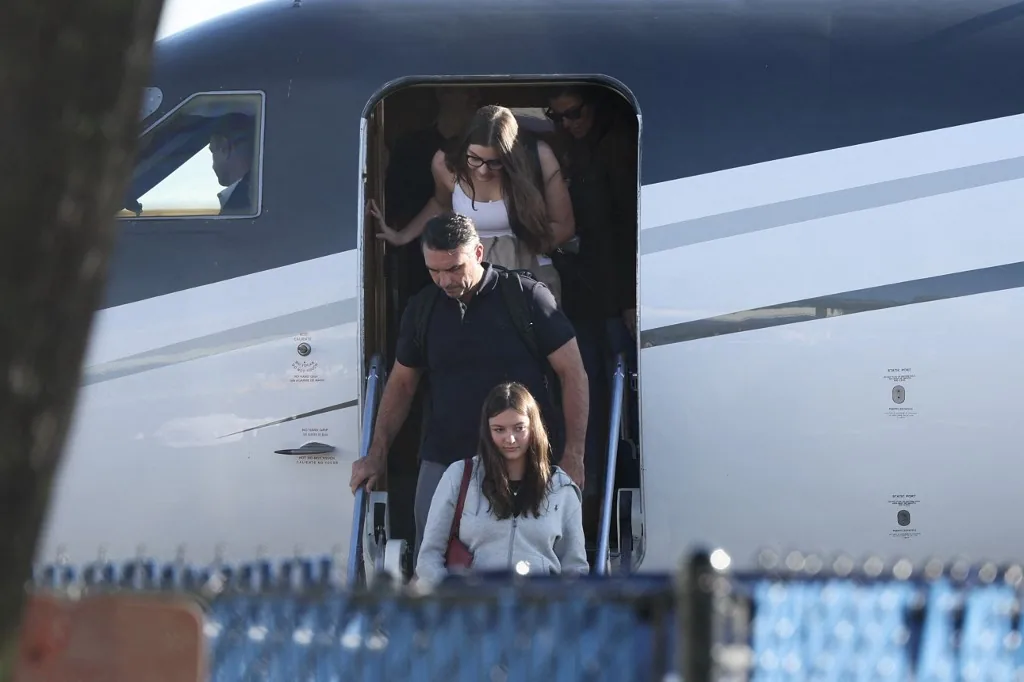 Flavio Bolsonaro kikiáltotta magát Brazília megválasztott elnökének