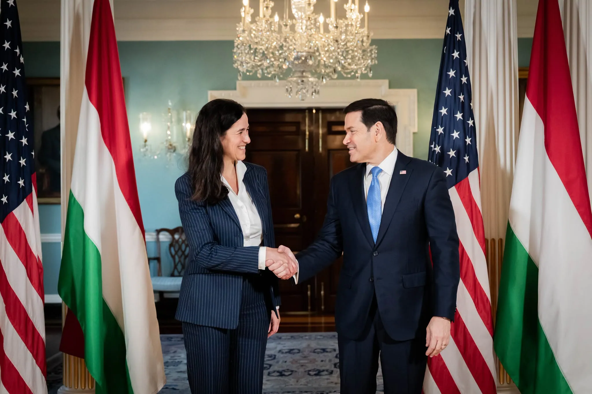 Az USA és Magyarország közösen lép fel a szélsőbaloldali terror ellen